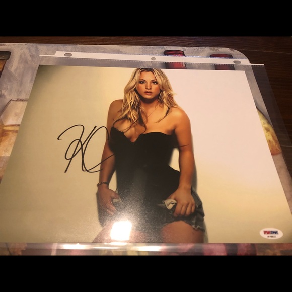 Kaley Cuoco signed (Rp) ✍🏼 - Picture 2 of 3